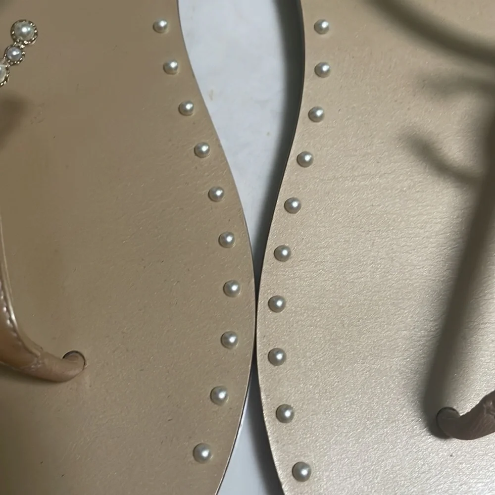 Chanel Nude & White Pearl Thong Flat Sandals🤍